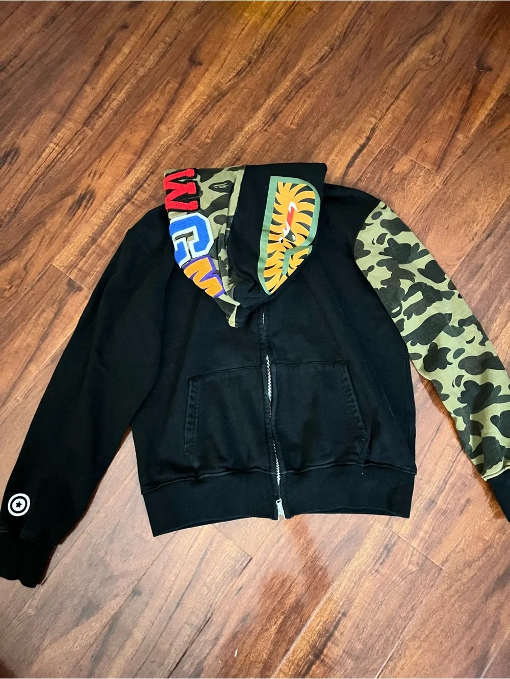 Like New LARGE BAPE 1st Camo Half Shark Full-Zip Hoodie